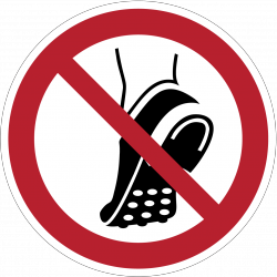 P035 : Chaussures à picots métallique interdites